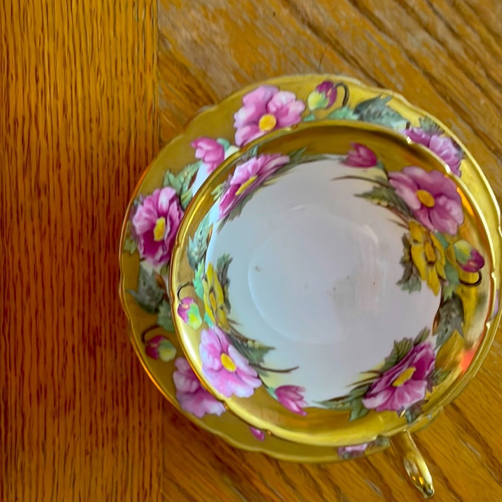 Royal Chelaa golden cup and plate